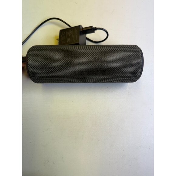 Logitech UE Ultimate Ears BOOM Wireless Bluetooth Speaker S-00122 Black/Red - Picture 6 of 14